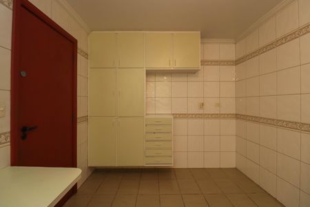 Casa à venda com 357m², 4 quartos e 4 vagasCozinha