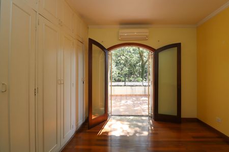 Casa à venda com 357m², 4 quartos e 4 vagasQuarto 2