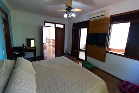 Casa de condomínio para alugar com 450m², 4 quartos e 4 vagas Casa de condomínio para alugar com 450m², 4 quartos e 4 vagasSuíte Master