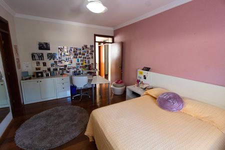 Casa de condomínio para alugar com 450m², 4 quartos e 4 vagas Casa de condomínio para alugar com 450m², 4 quartos e 4 vagasSuíte 3