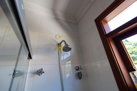 Casa de condomínio para alugar com 450m², 4 quartos e 4 vagas Casa de condomínio para alugar com 450m², 4 quartos e 4 vagasBanheiro da Suíte 3