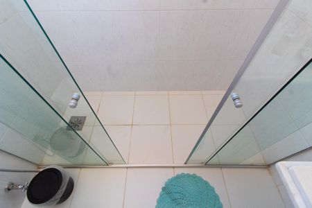 Casa de condomínio para alugar com 450m², 4 quartos e 4 vagas Casa de condomínio para alugar com 450m², 4 quartos e 4 vagasBanheiro da Suíte 2