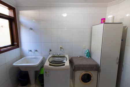 Casa de condomínio para alugar com 450m², 4 quartos e 4 vagas Casa de condomínio para alugar com 450m², 4 quartos e 4 vagasÁrea de Serviço