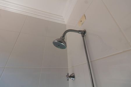 Casa de condomínio para alugar com 450m², 4 quartos e 4 vagas Casa de condomínio para alugar com 450m², 4 quartos e 4 vagasBanheiro da Suíte