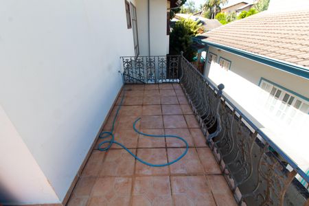 Casa de condomínio para alugar com 450m², 4 quartos e 4 vagas Casa de condomínio para alugar com 450m², 4 quartos e 4 vagasSacada da Suíte 2