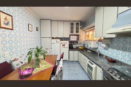 Casa à venda com 189m², 3 quartos e 2 vagas Casa à venda com 189m², 3 quartos e 2 vagasCozinha