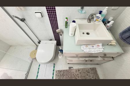 Casa à venda com 189m², 3 quartos e 2 vagas Casa à venda com 189m², 3 quartos e 2 vagasBanheiro da Suíte