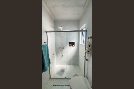 Casa à venda com 189m², 3 quartos e 2 vagas Casa à venda com 189m², 3 quartos e 2 vagasBanheiro da Suíte