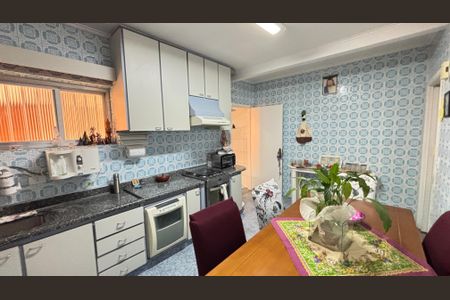 Casa à venda com 189m², 3 quartos e 2 vagas Casa à venda com 189m², 3 quartos e 2 vagasCozinha