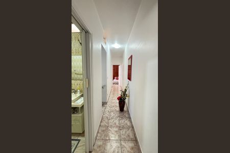 Casa à venda com 189m², 3 quartos e 2 vagas Casa à venda com 189m², 3 quartos e 2 vagasCorredor