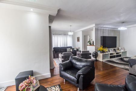 Casa de condomínio à venda com 290m², 3 quartos e 4 vagas Casa de condomínio à venda com 290m², 3 quartos e 4 vagasSala