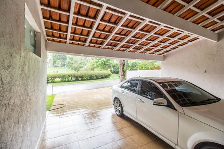 Casa de condomínio à venda com 290m², 3 quartos e 4 vagas Casa de condomínio à venda com 290m², 3 quartos e 4 vagasGaragem