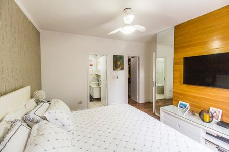 Casa de condomínio à venda com 290m², 3 quartos e 4 vagas Casa de condomínio à venda com 290m², 3 quartos e 4 vagasSuíte