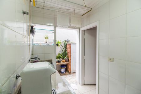 Casa de condomínio à venda com 290m², 3 quartos e 4 vagas Casa de condomínio à venda com 290m², 3 quartos e 4 vagasÁrea de Serviço