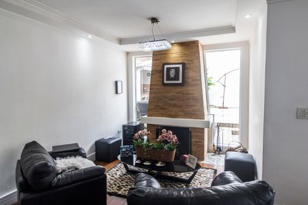 Casa de condomínio à venda com 290m², 3 quartos e 4 vagas Casa de condomínio à venda com 290m², 3 quartos e 4 vagasSala