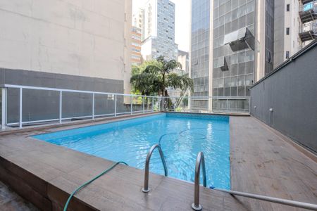 Studio à venda com 27m², 1 quarto e sem vaga Studio à venda com 27m², 1 quarto e sem vagaÁrea comum - Piscina