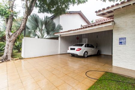 Casa de condomínio à venda com 290m², 3 quartos e 4 vagas Casa de condomínio à venda com 290m², 3 quartos e 4 vagasGaragem