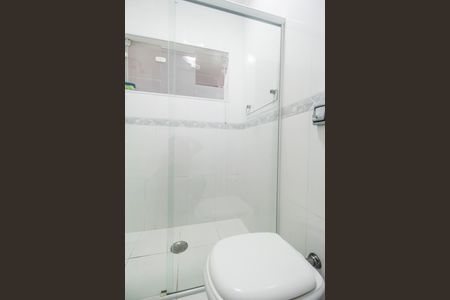 Casa de condomínio à venda com 290m², 3 quartos e 4 vagas Casa de condomínio à venda com 290m², 3 quartos e 4 vagasBanheiro 2