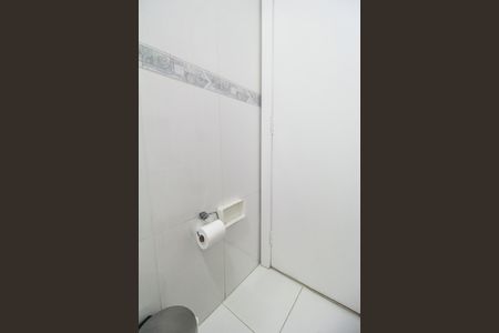 Casa de condomínio à venda com 290m², 3 quartos e 4 vagas Casa de condomínio à venda com 290m², 3 quartos e 4 vagasBanheiro 2