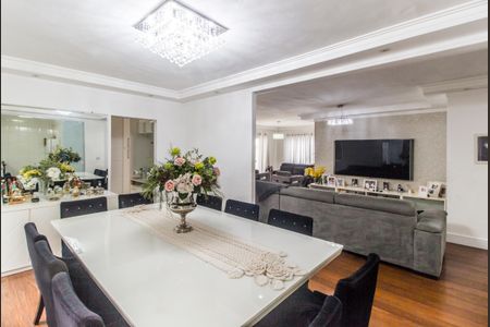 Casa de condomínio à venda com 290m², 3 quartos e 4 vagas Casa de condomínio à venda com 290m², 3 quartos e 4 vagasSala de Jantar