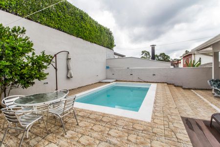 Casa de condomínio à venda com 290m², 3 quartos e 4 vagas Casa de condomínio à venda com 290m², 3 quartos e 4 vagasPiscina