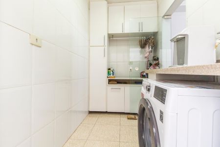 Casa de condomínio à venda com 290m², 3 quartos e 4 vagas Casa de condomínio à venda com 290m², 3 quartos e 4 vagasÁrea de Serviço