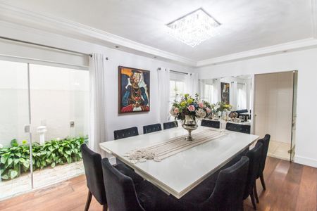 Casa de condomínio à venda com 290m², 3 quartos e 4 vagas Casa de condomínio à venda com 290m², 3 quartos e 4 vagasSala de Jantar