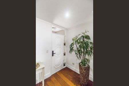 Casa de condomínio à venda com 290m², 3 quartos e 4 vagas Casa de condomínio à venda com 290m², 3 quartos e 4 vagasSala