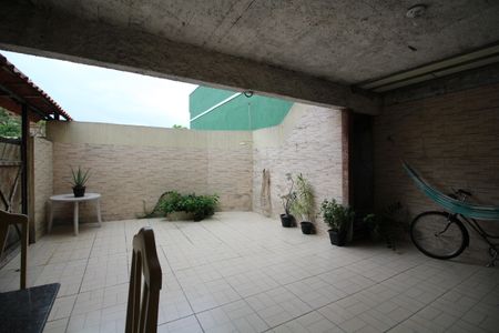 Casa à venda com 90m², 2 quartos e 2 vagasGaragem