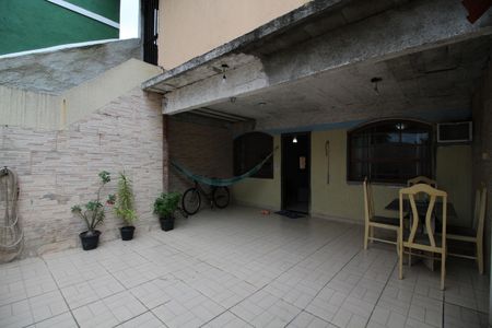 Casa à venda com 90m², 2 quartos e 2 vagasGaragem