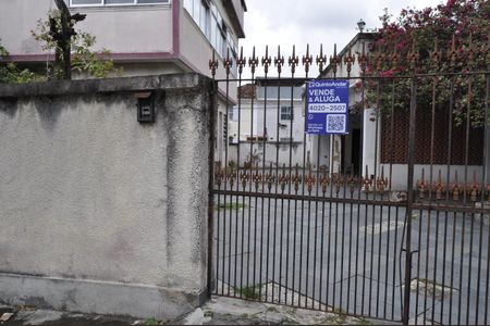 Casa à venda com 300m², 4 quartos e 4 vagasFachada