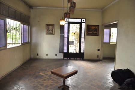 Casa à venda com 300m², 4 quartos e 4 vagasSala