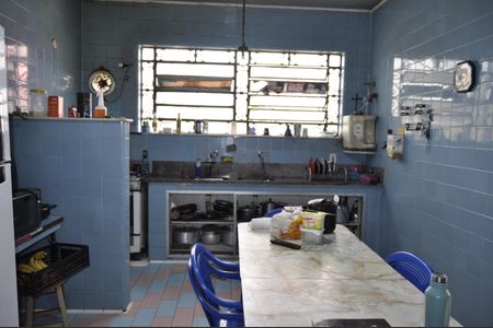 Casa à venda com 300m², 4 quartos e 4 vagasCozinha