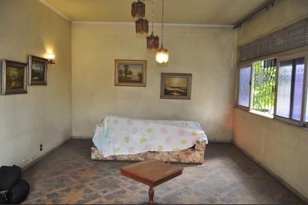 Casa à venda com 300m², 4 quartos e 4 vagasSala