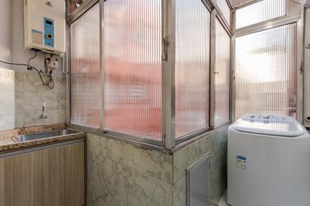 Apartamento à venda com 130m², 3 quartos e 1 vagaÁrea de Serviço