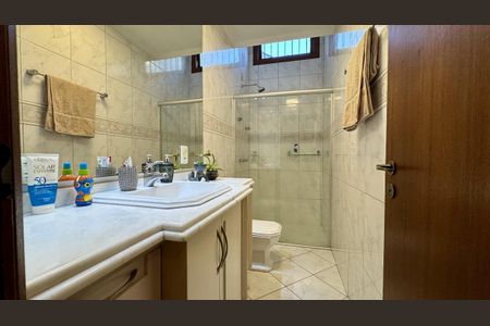 Casa à venda com 253m², 3 quartos e 4 vagas Casa à venda com 253m², 3 quartos e 4 vagasBanheiro da Suíte