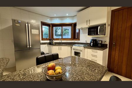 Casa à venda com 253m², 3 quartos e 4 vagas Casa à venda com 253m², 3 quartos e 4 vagasCozinha