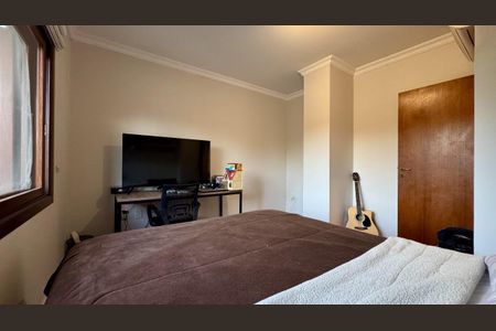 Casa à venda com 253m², 3 quartos e 4 vagas Casa à venda com 253m², 3 quartos e 4 vagasQuarto