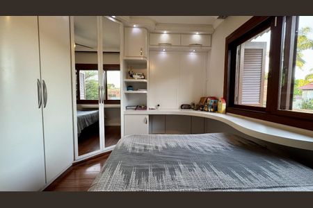 Casa à venda com 253m², 3 quartos e 4 vagas Casa à venda com 253m², 3 quartos e 4 vagasQuarto