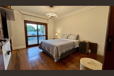 Casa à venda com 253m², 3 quartos e 4 vagas Casa à venda com 253m², 3 quartos e 4 vagasSuite