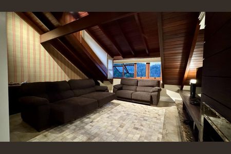 Casa à venda com 253m², 3 quartos e 4 vagas Casa à venda com 253m², 3 quartos e 4 vagasSala 2