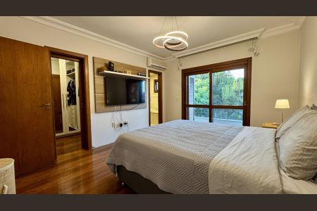 Casa à venda com 253m², 3 quartos e 4 vagas Casa à venda com 253m², 3 quartos e 4 vagasSuíte