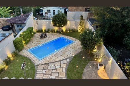 Casa à venda com 253m², 3 quartos e 4 vagas Casa à venda com 253m², 3 quartos e 4 vagasÁrea comum - Piscina