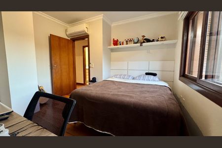 Casa à venda com 253m², 3 quartos e 4 vagas Casa à venda com 253m², 3 quartos e 4 vagasQuarto 2