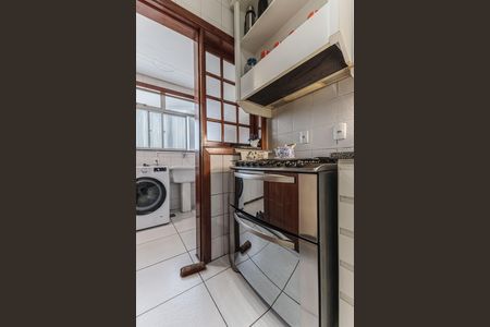 Apartamento à venda com 159m², 4 quartos e 3 vagas Apartamento à venda com 159m², 4 quartos e 3 vagasCozinha e Área de Serviço