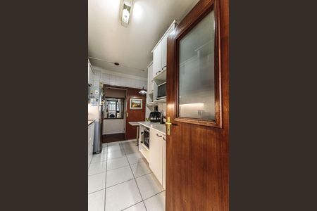 Apartamento à venda com 159m², 4 quartos e 3 vagas Apartamento à venda com 159m², 4 quartos e 3 vagasCozinha