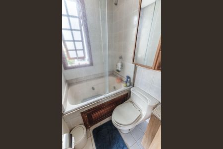 Apartamento à venda com 159m², 4 quartos e 3 vagas Apartamento à venda com 159m², 4 quartos e 3 vagasBanheiro da Suíte 2