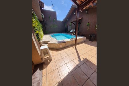 Casa à venda com 250m², 2 quartos e 4 vagas Casa à venda com 250m², 2 quartos e 4 vagasFoto 06