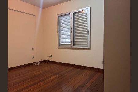 Apartamento à venda com 75m², 2 quartos e 1 vaga Apartamento à venda com 75m², 2 quartos e 1 vagaSuíte