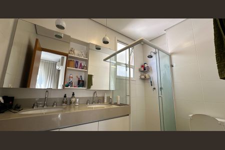 Apartamento à venda com 117m², 3 quartos e 2 vagasBanheiro